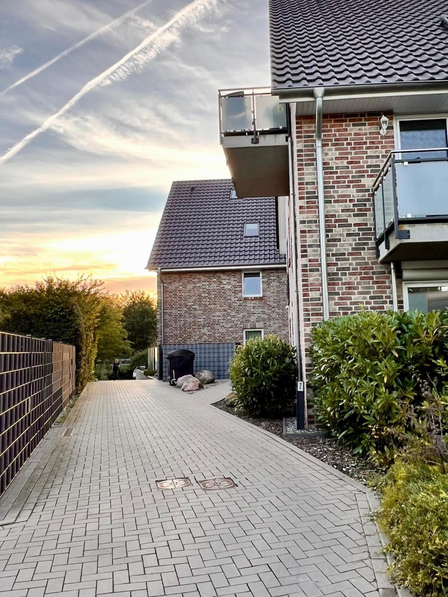 Kleine Auszeit -- Inklusive Parkplatz & Wifi, Geschirrspueler, Waschmaschine & Terrasse Mit Strandkorb -- Perfekt Fuer Urlaub & Business Шарбойц Экстерьер фото